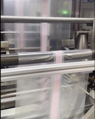 Ar plastikinė plėvelės pūtimas mašina gali tiesiogiai išpūsti spalvotą plasti...